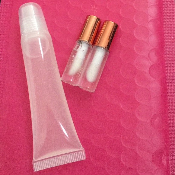 Strawberry Lip Gloss🍓 - Picture 1 of 1